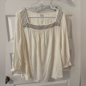 Old Navy Cream Top with Black Detailing